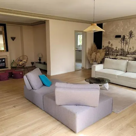 Villa Grande Avec Piscine *
